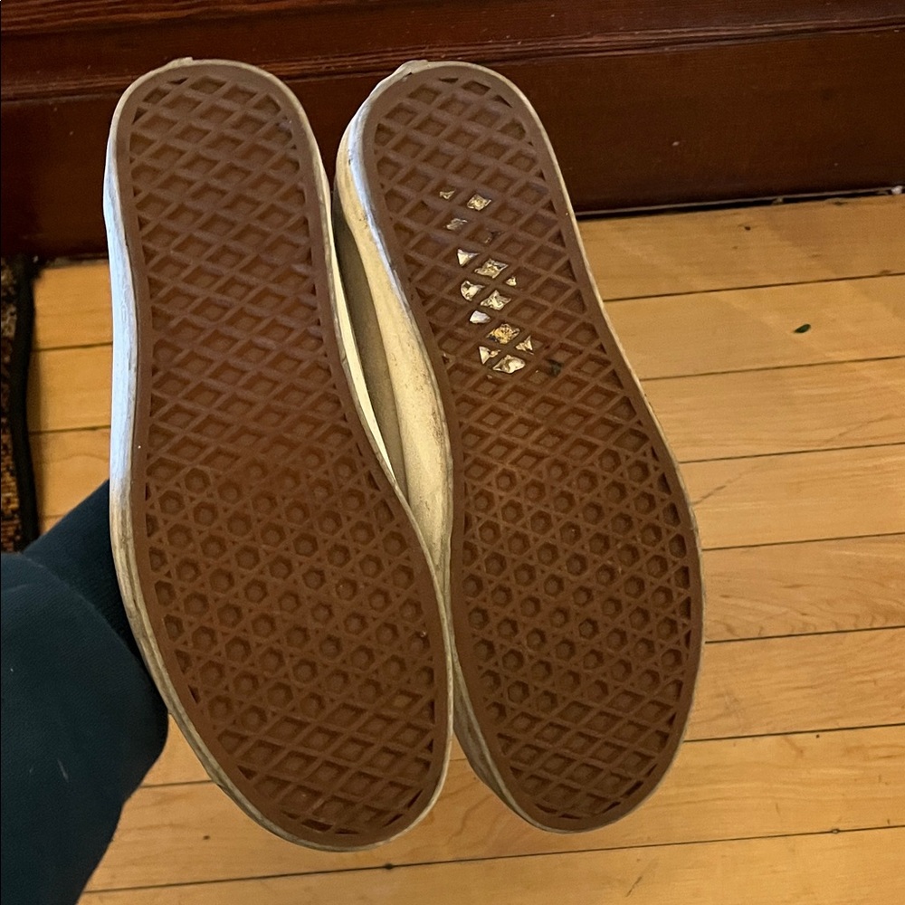 Vans Cream and White Sneakers - Picture 4 of 4